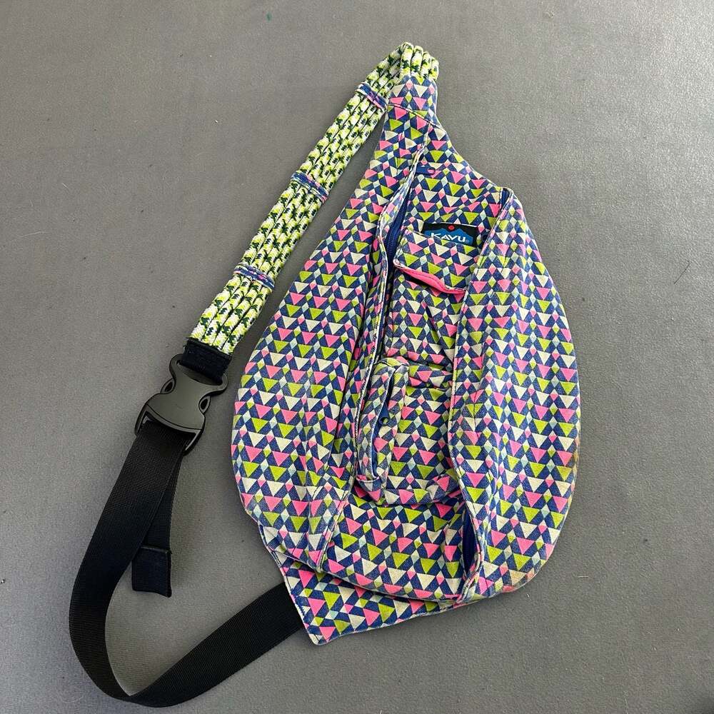 KAVU Rope Sling Bag Crossbody Backpack in Geometric Triangle Print